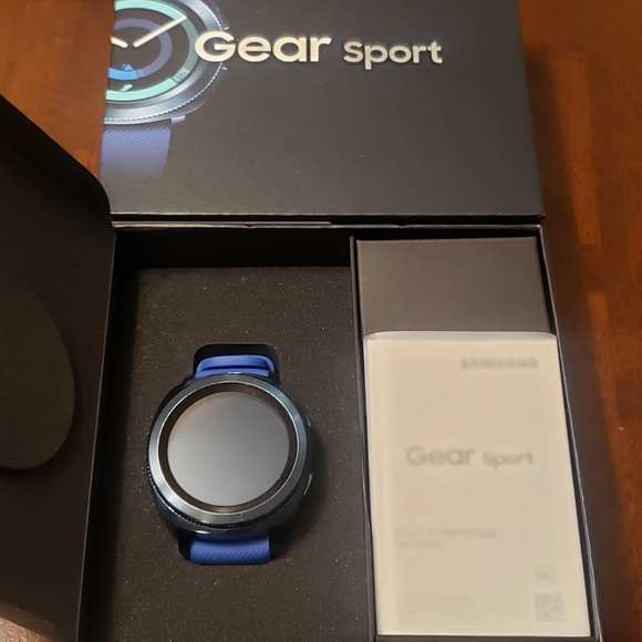 Samsung Gear Sport Smartwatch - Picture 5 of 7